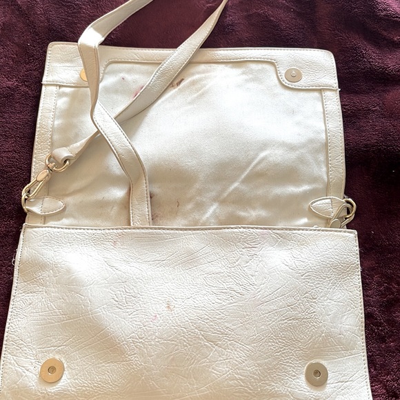 White guess studded guess clutch bag - Picture 3 of 4